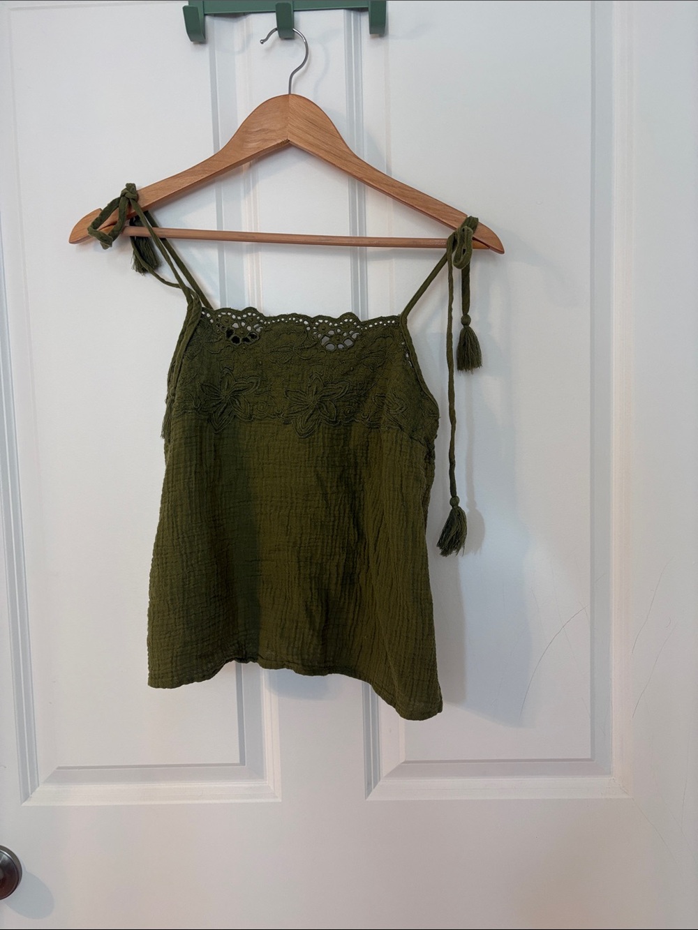 Matching Set! NWT Olive Tie-Shoulder Embroidered Camisole and shorts